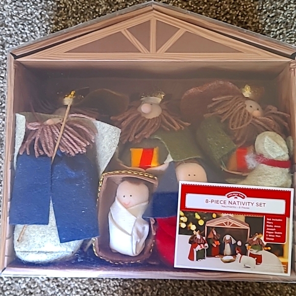 Holiday Time Other - 8 piece Nativity Set